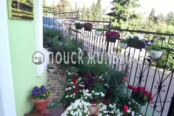 Гостевой дом «Чемпион», Алушта