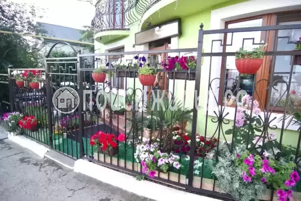Гостевой дом «Чемпион», Алушта