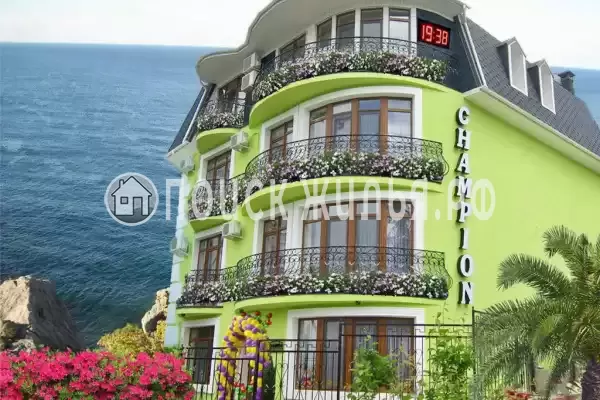 Гостевой дом «Чемпион», Алушта, Саранчева, д.37