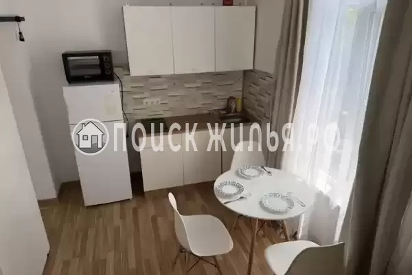 Квартира «Комнатная квартира в центре», Сухум, Академика Марра, д.49