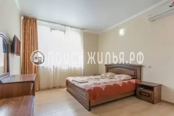 «Эва и Лео», Лоо