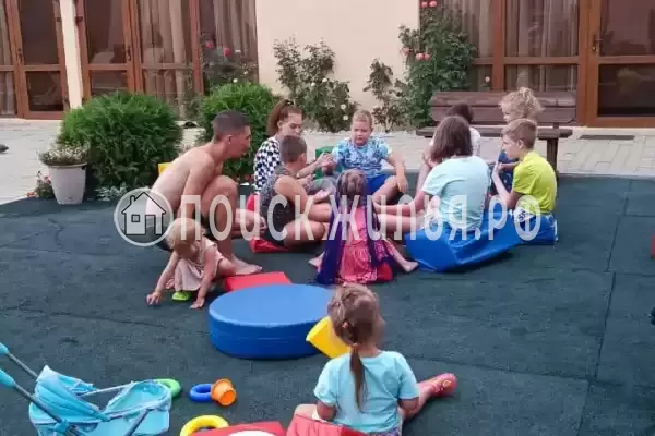 «Маленькая страна», Кучугуры