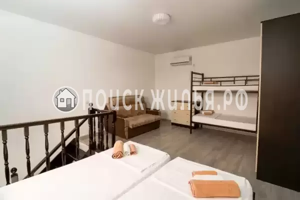 «Маленькая страна», Кучугуры