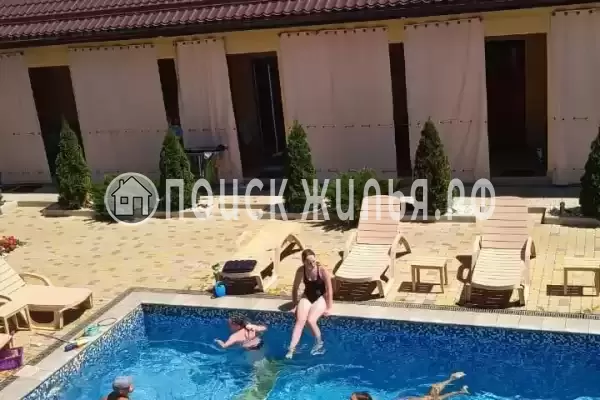 «Маленькая страна», Кучугуры