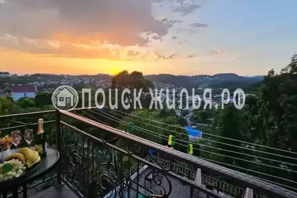 Частный сектор «Дом для большой компании с бассейном», Вардане