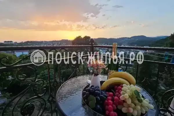 Частный сектор «Дом для большой компании с бассейном», Вардане