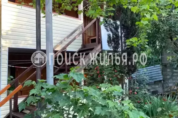 «У Карины», Лоо