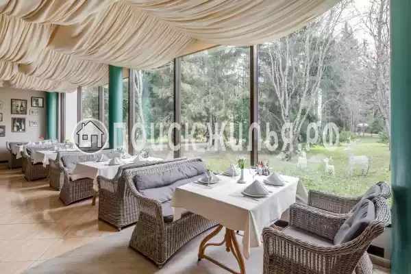 Отель «Arthurs Spa Hotel By Mercure», Ларёво