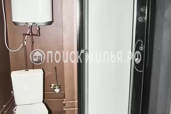 Отель «Империал», Свободный