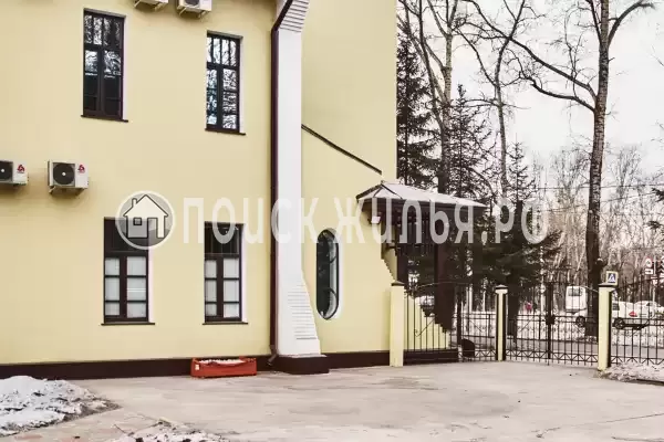 Отель «Империал», Свободный