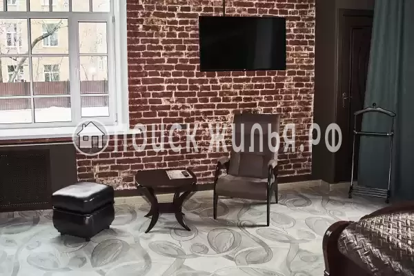 Отель «Империал», Свободный