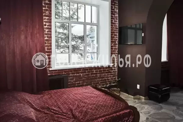 Отель «Империал», Свободный