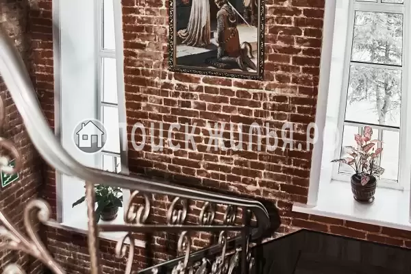 Отель «Империал», Свободный