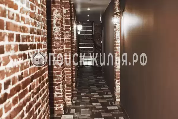 Отель «Империал», Свободный