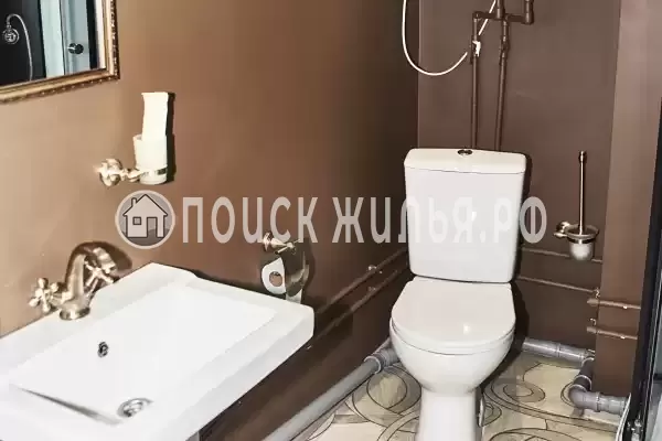 Отель «Империал», Свободный