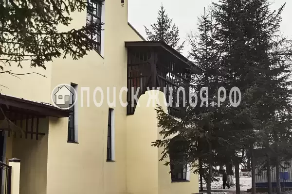 Отель «Империал», Свободный