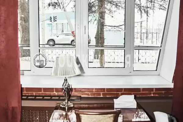 Отель «Империал», Свободный