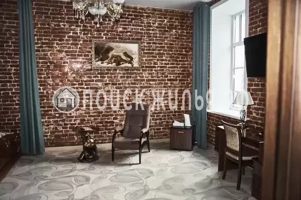 Отель «Империал», Свободный