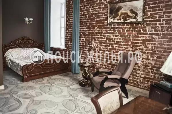 Отель «Империал», Свободный