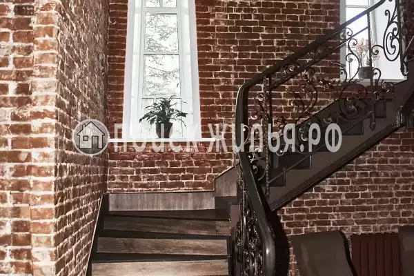 Отель «Империал», Свободный