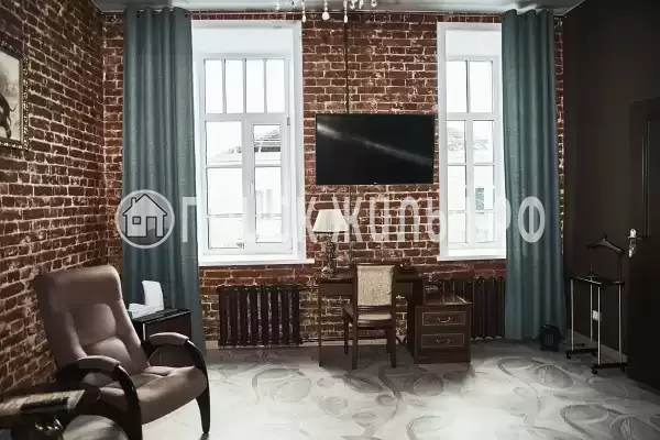 Отель «Империал», Свободный