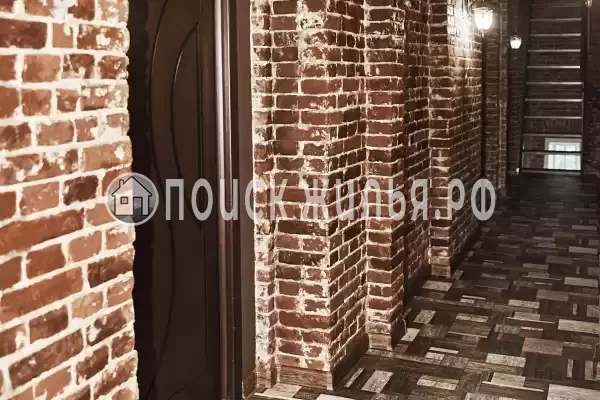 Отель «Империал», Свободный