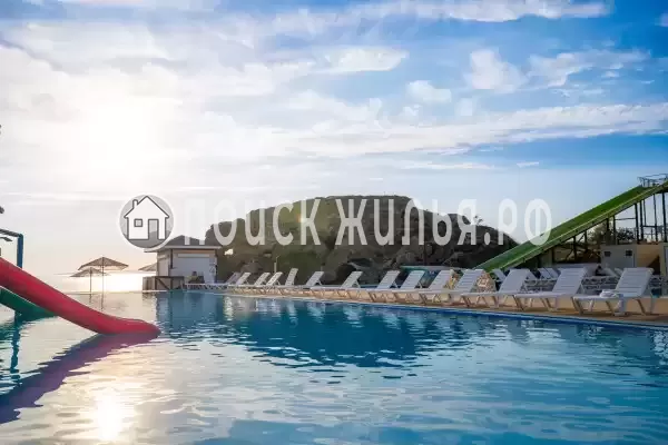 Отель «АзовЛенд», Золотое