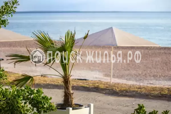 Отель «АзовЛенд», Золотое