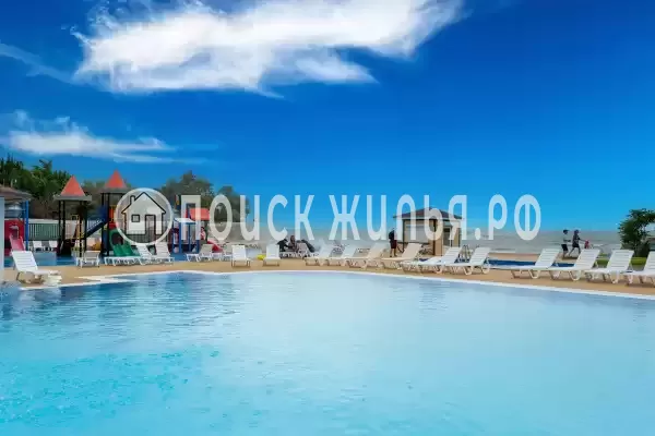 Отель «АзовЛенд», Золотое