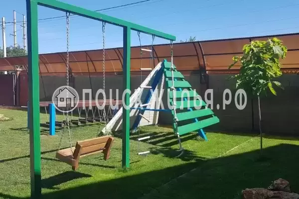 «Pozitiff Guest House», Угловое