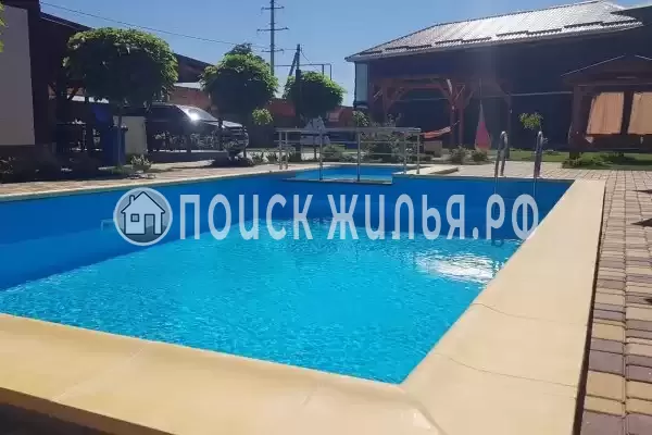 «Pozitiff Guest House», Угловое