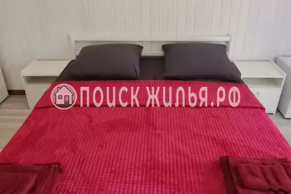 «На Гусь-Хрустальный», Лоо