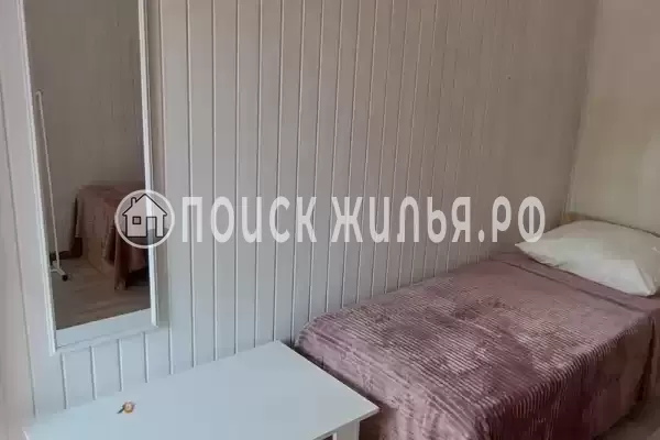 «На Гусь-Хрустальный», Лоо