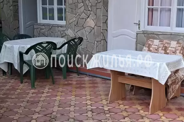 «На Гусь-Хрустальный», Лоо