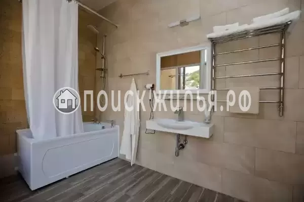 «LooSPAngeles», Лоо «LooSPAngeles», Лоо