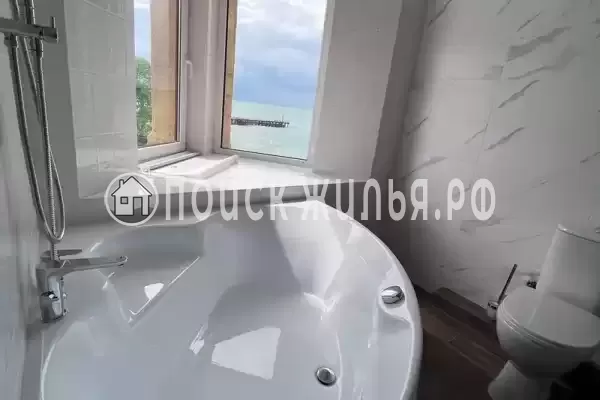 «LooSPAngeles», Лоо «LooSPAngeles», Лоо