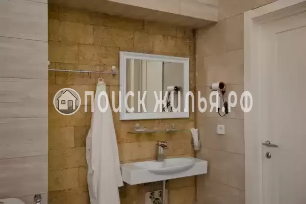 «LooSPAngeles», Лоо «LooSPAngeles», Лоо