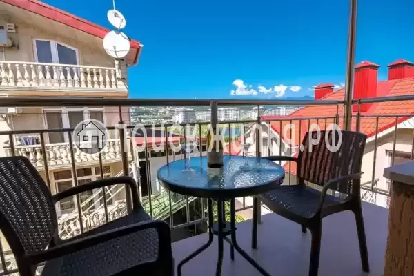 «Сюзэн», Адлер