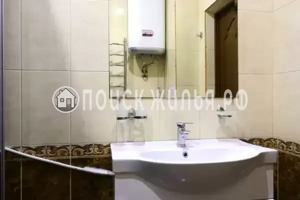 «Аура», Солоники