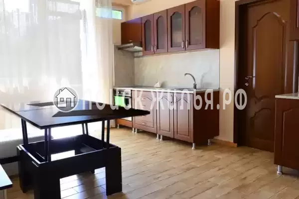 «Аура», Солоники