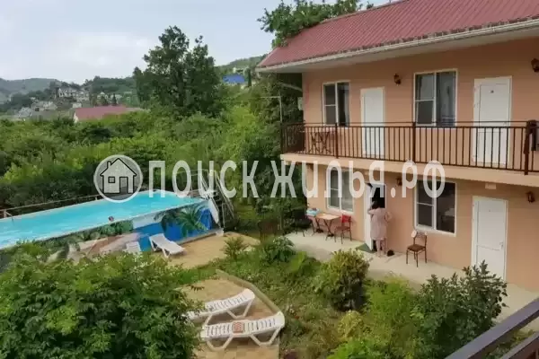 «Межгорье», Лоо