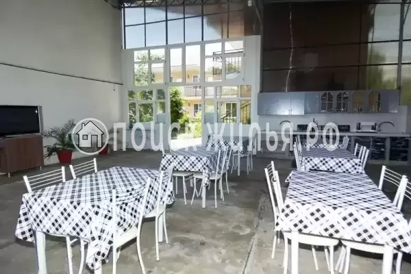 «Межгорье», Лоо