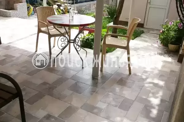 Гостевой дом «Дворик с геранью», Гагра