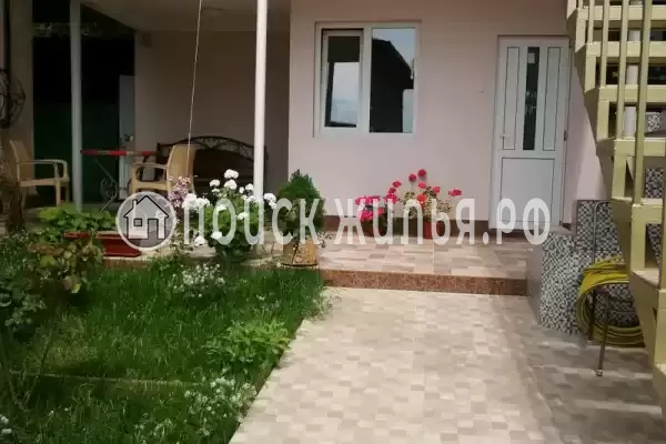 Гостевой дом «Дворик с геранью», Гагра
