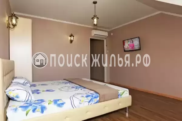 «Фонарь и Мельница», Феодосия