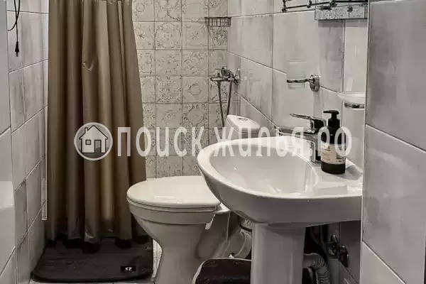 «У горной реки», Якорная Щель