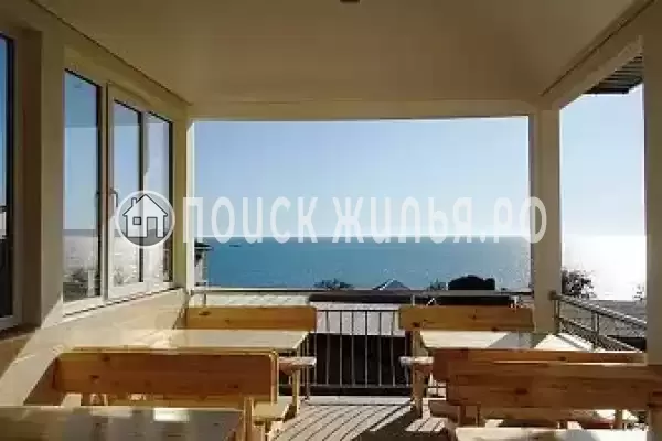 «У Ларисы», Лоо