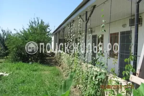 «Меж двух морей», Кучугуры