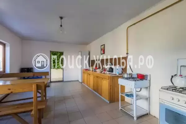 «Меж двух морей», Кучугуры