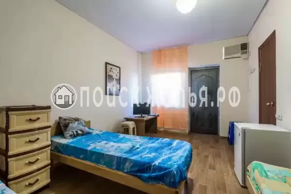 «Меж двух морей», Кучугуры